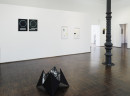 exhibition view, big room, ´Zwischenhalt`, 2023, Ulla Bönnen (front), Claudia Larissa Artz, Wolfgang Lüttgens, © Wolfgang Lüttgens