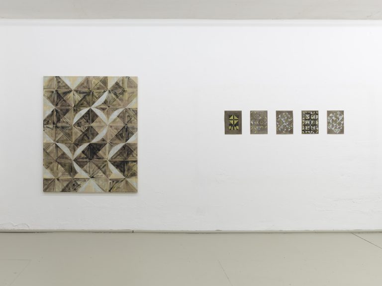 ´GLORIOLE AND OTHER PAINTINGS`, exhibition view studio 14, 2013, -Kuenstlerin-Koeln