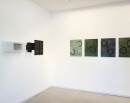 exhibition view ´von gebliebenen und heimkehrern`, 5 paintings ´Bilder der fließenden Welt`, left Ingrid Hornef; Claudia Larissa Artz coyright