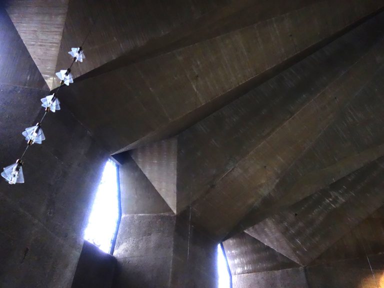 St. Gertrud, cologne, architect Gottfried Böhm, ceiling, east part, photography © Kuenstlerin-Koeln, Claudia Larissa Artz