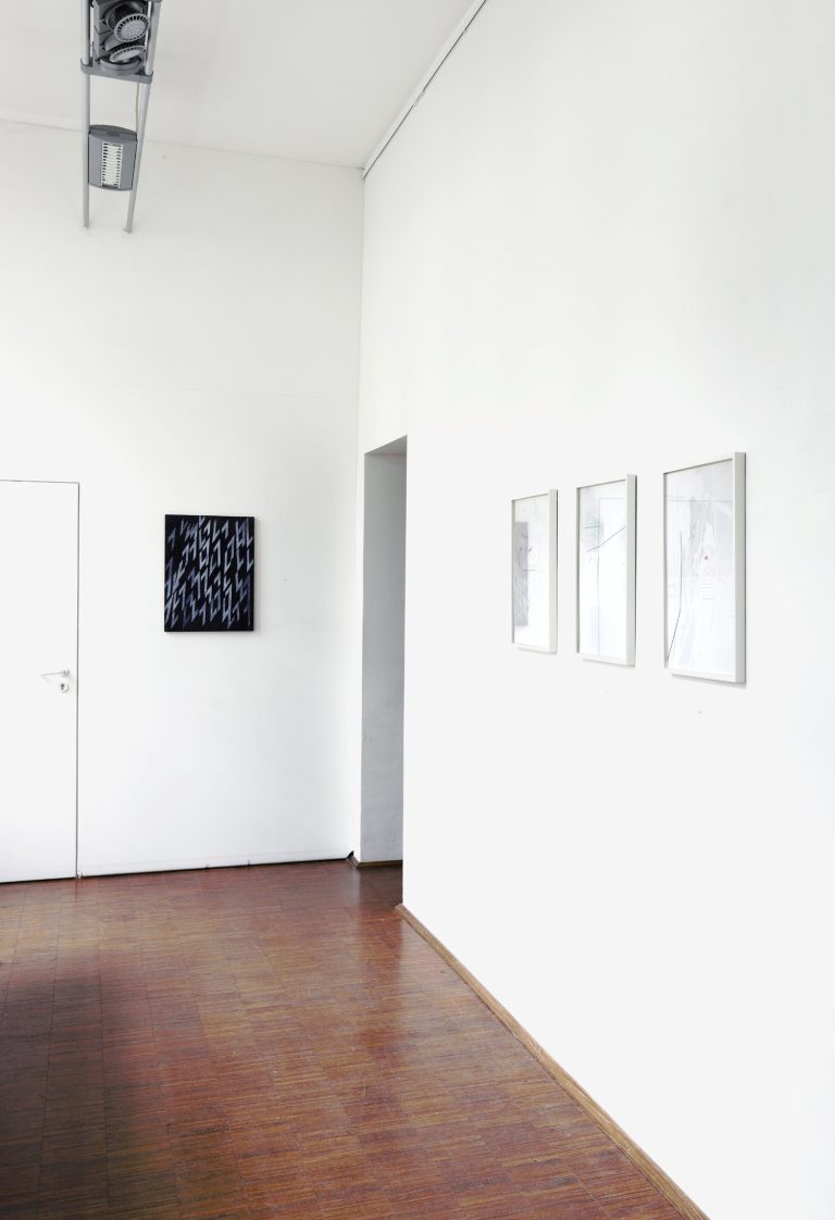 exhibition view Forum for Art and Culture, entrance hall, ´Zwischenhalt`, 2023, front Wolfgang Lüttgens, Claudia Larissa Artz, © Wolfgang Lüttgens