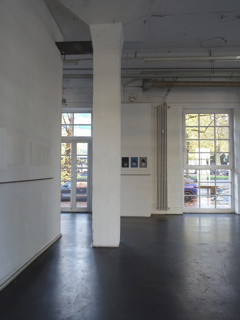 exhibition view ´zwischen den Polen`, with Eva Jeske, 2024, Kunsthafen Rhenania, cologne, © copyright Claudia Larissa Artz, Kuenstlerin- Koeln