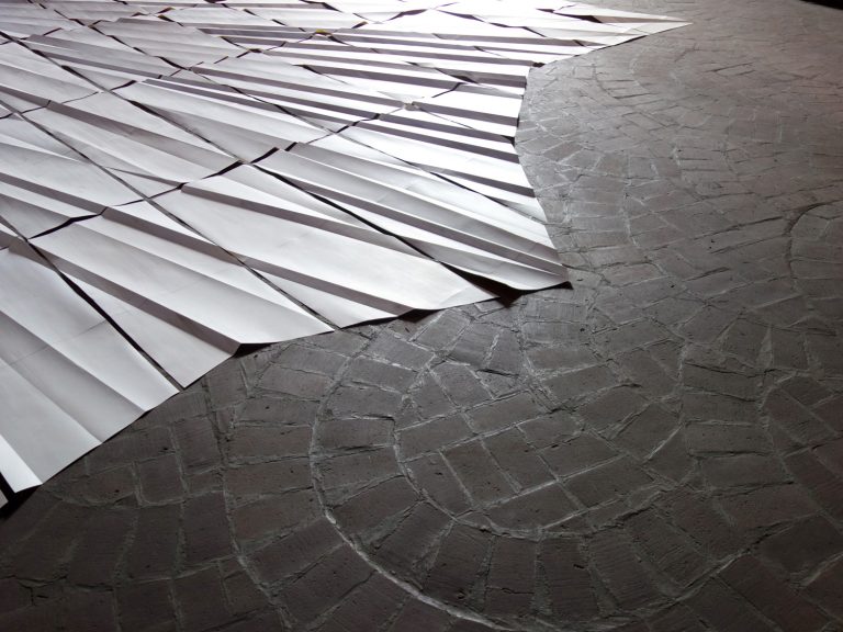 ´refelcting space (für Gottfried Böhm)`, 2022, side specific work in St. Gertrud, cologne, Kuenstlerin-Koeln