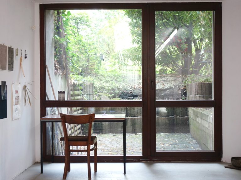 view of the garden may, 2020, Kuenstlerin-Koeln